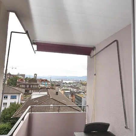 Spacious With Balcony - Vineyard 71 Zúrich